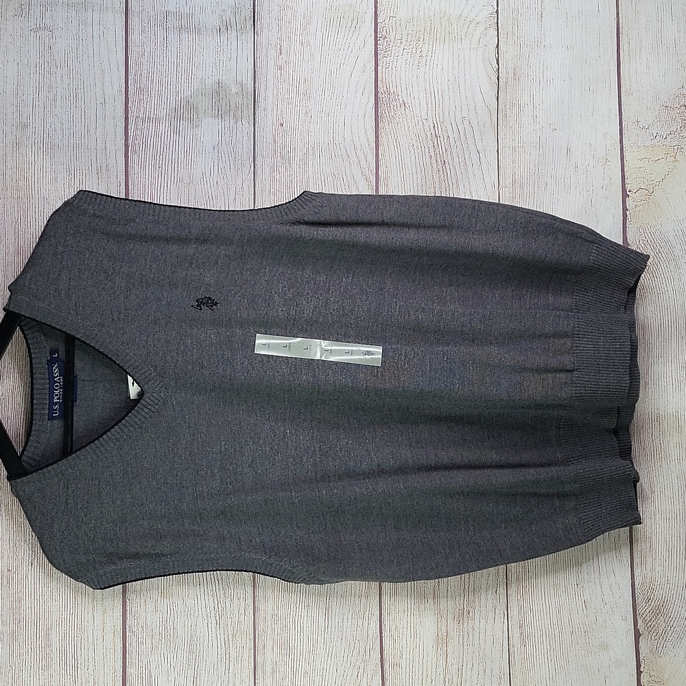 U.S  Polo Assn gray vest sz Large NWT